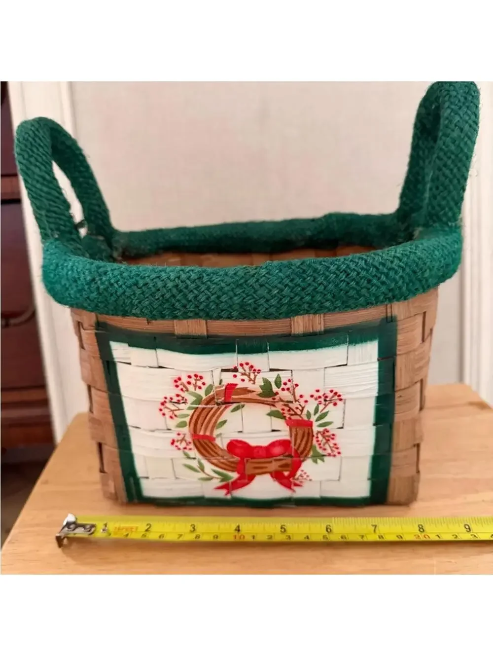 Vintage Christmas jute braided nesting baskets w a holiday design set of 3